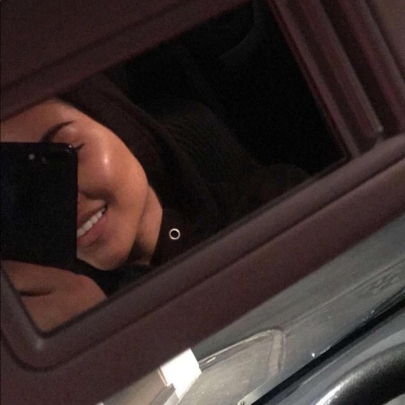 Meet your Posher, Alina - Picture 1 of 1